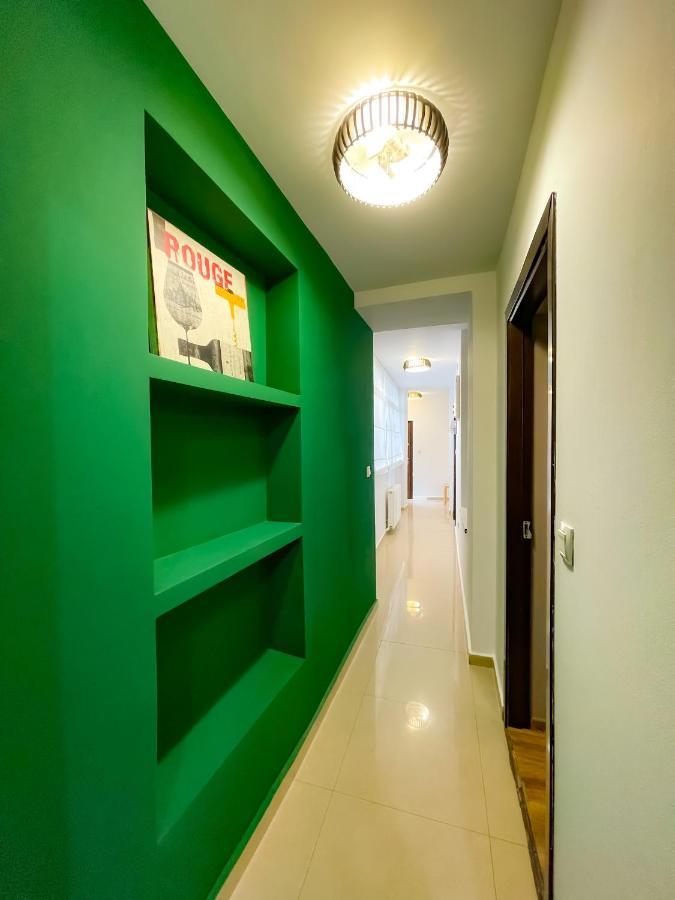 Ferienwohnung Cool Flat With Hot Tub In The Old Town Bukarest Exterior foto